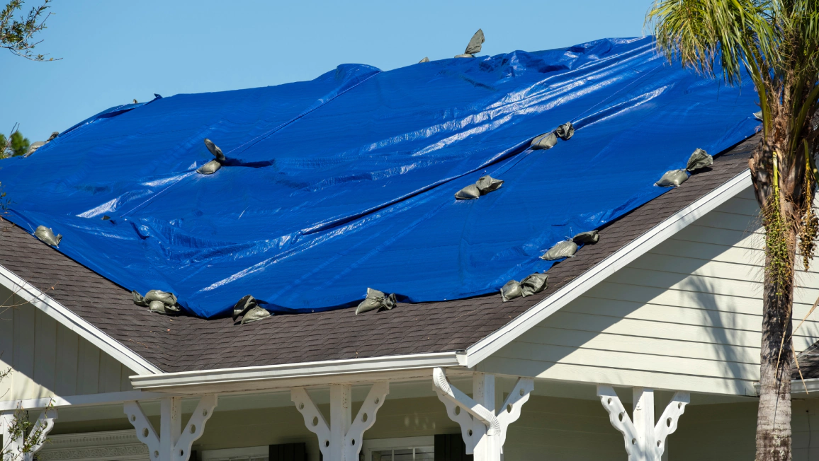 Emergency Roof Tarping Services in Belton, TX (1) Emergency Roof Tarping Services in Belton, TX (1)